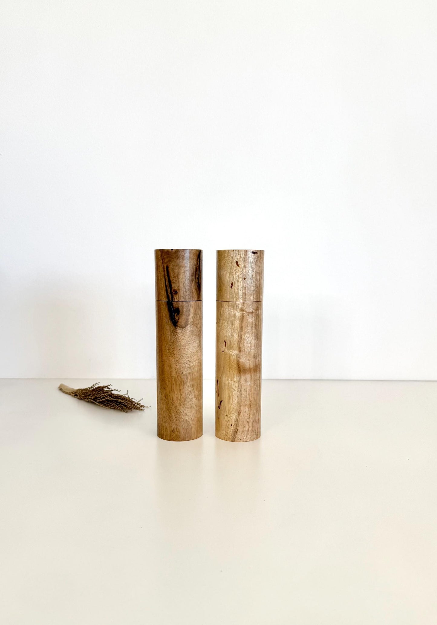 Pepper Grinder, Wood, Pepper Mill, Salt and Pepper mill resin set, Walnut wood, Ceramic grinder, crushgrind