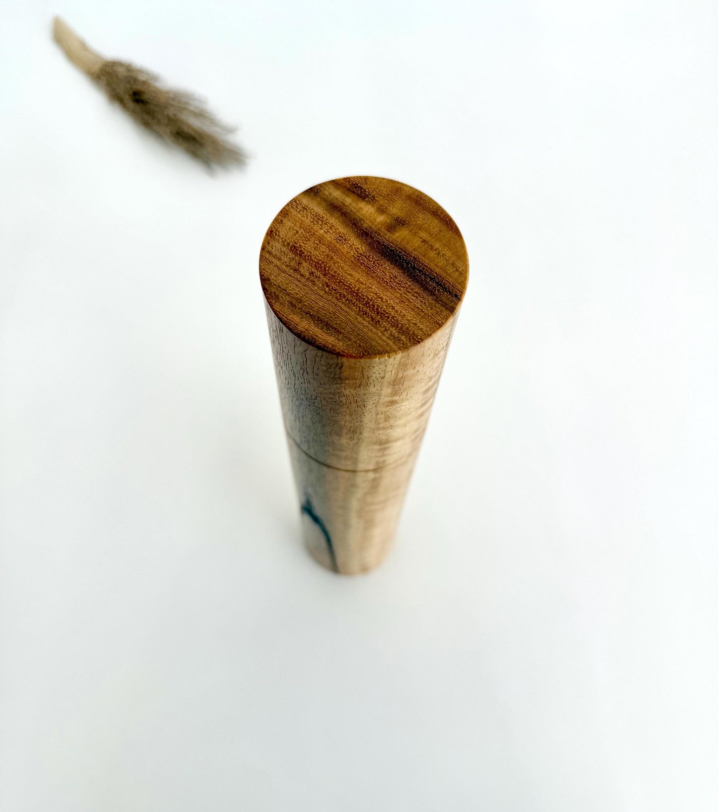 Curly Marri Feature Pepper Grinder , Modern Ceramic Salt Mill