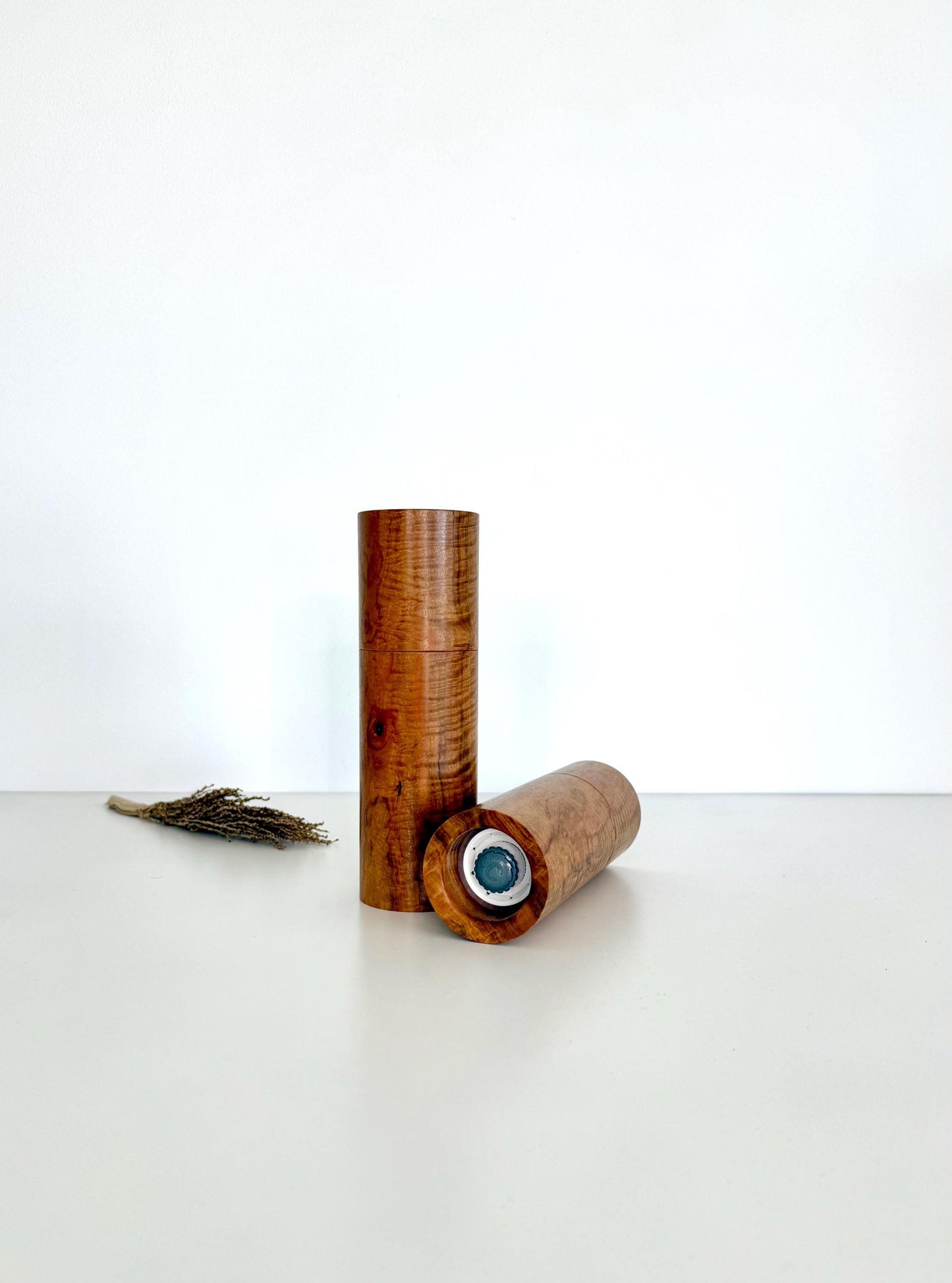 Curly Wandoo Pepper Grinder Set, Modern Ceramic Salt Mill