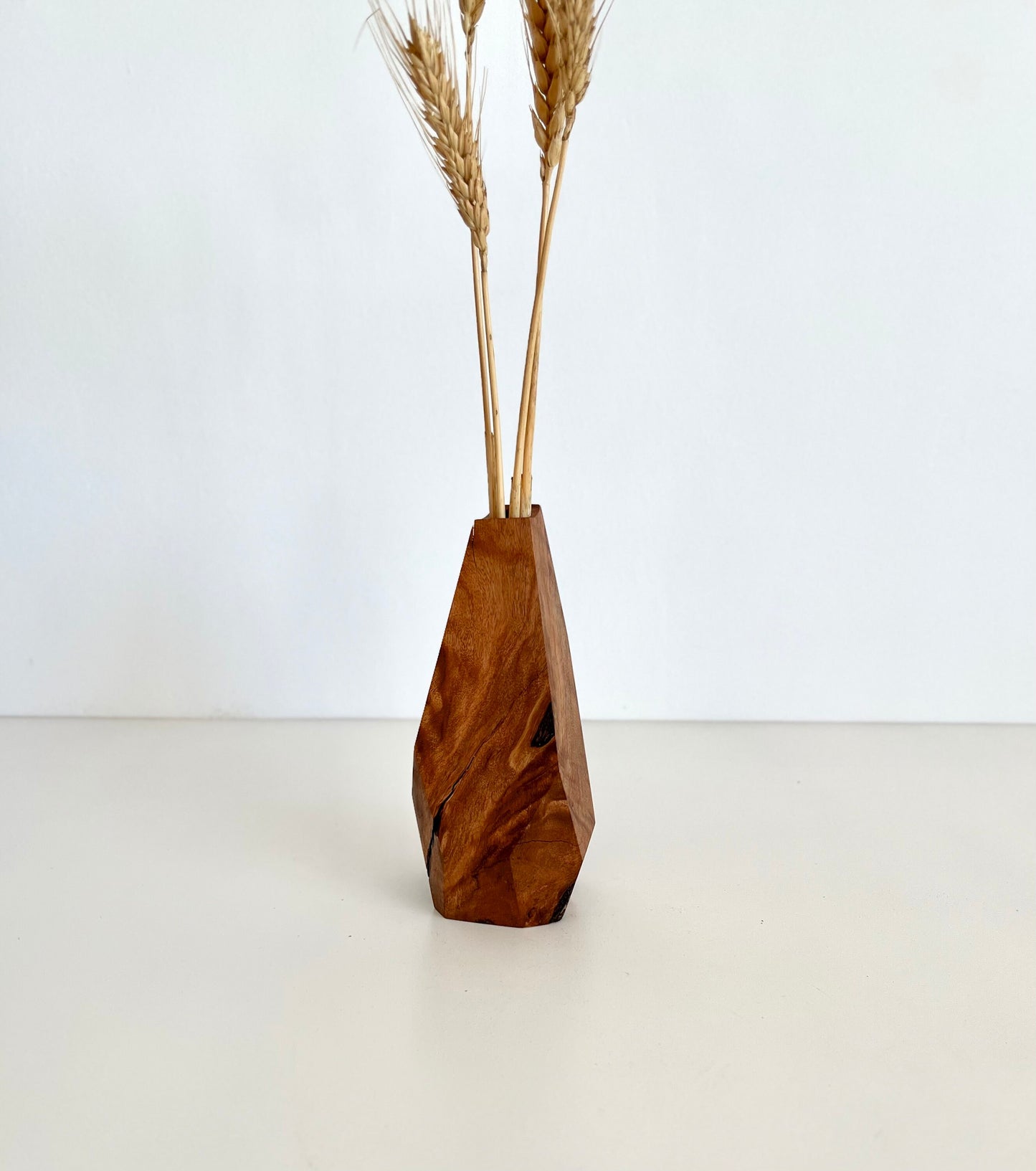 Wooden Vase, Flower bud vase, Housewarming gift, Stick vase, Dried flowers, Gift for her, Table centrepiece, Birthday gift, Modern vase
