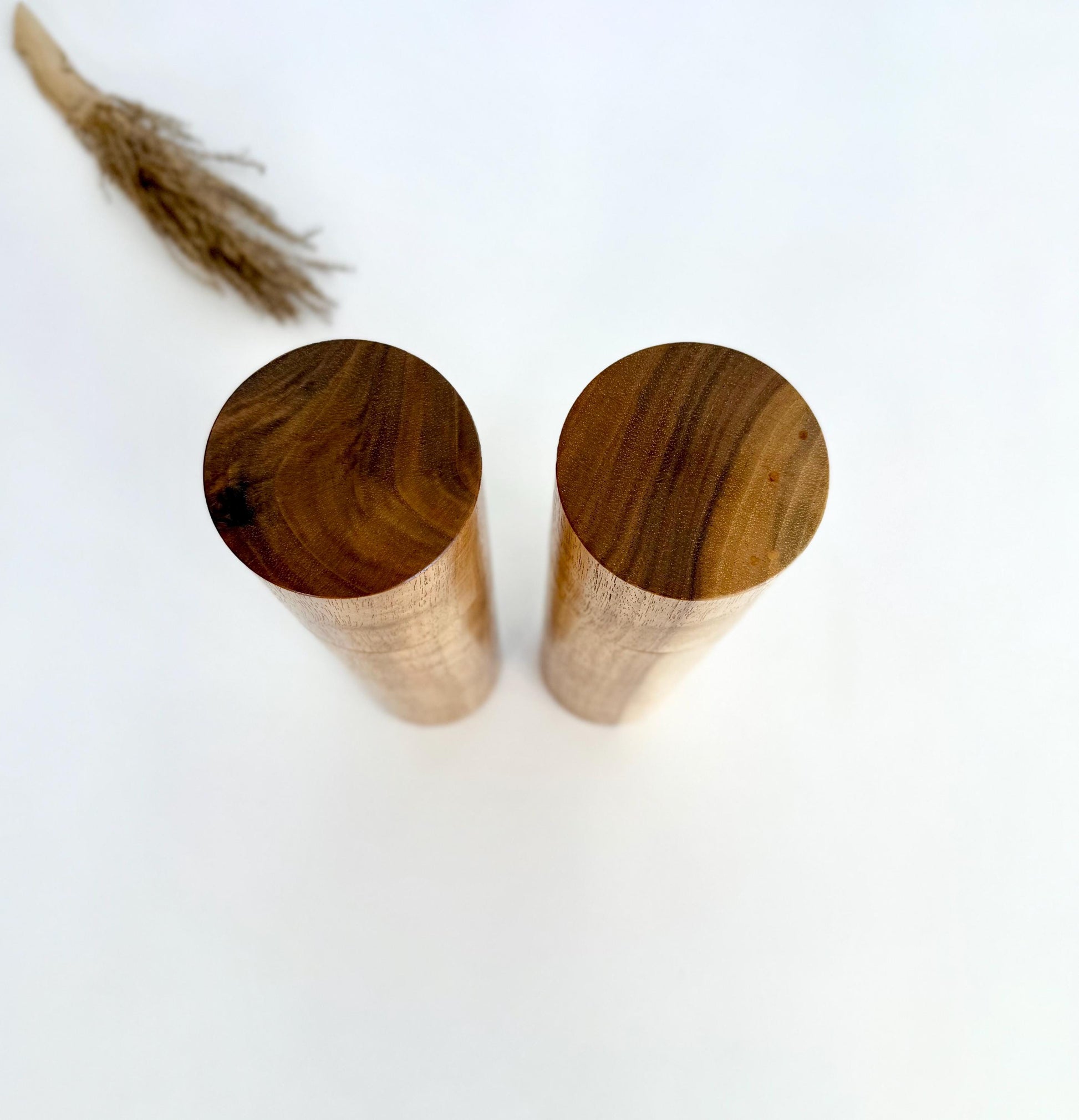 Pepper Grinder, Wood, Pepper Mill, Salt and Pepper mill resin set, Walnut wood, Ceramic grinder, crushgrind