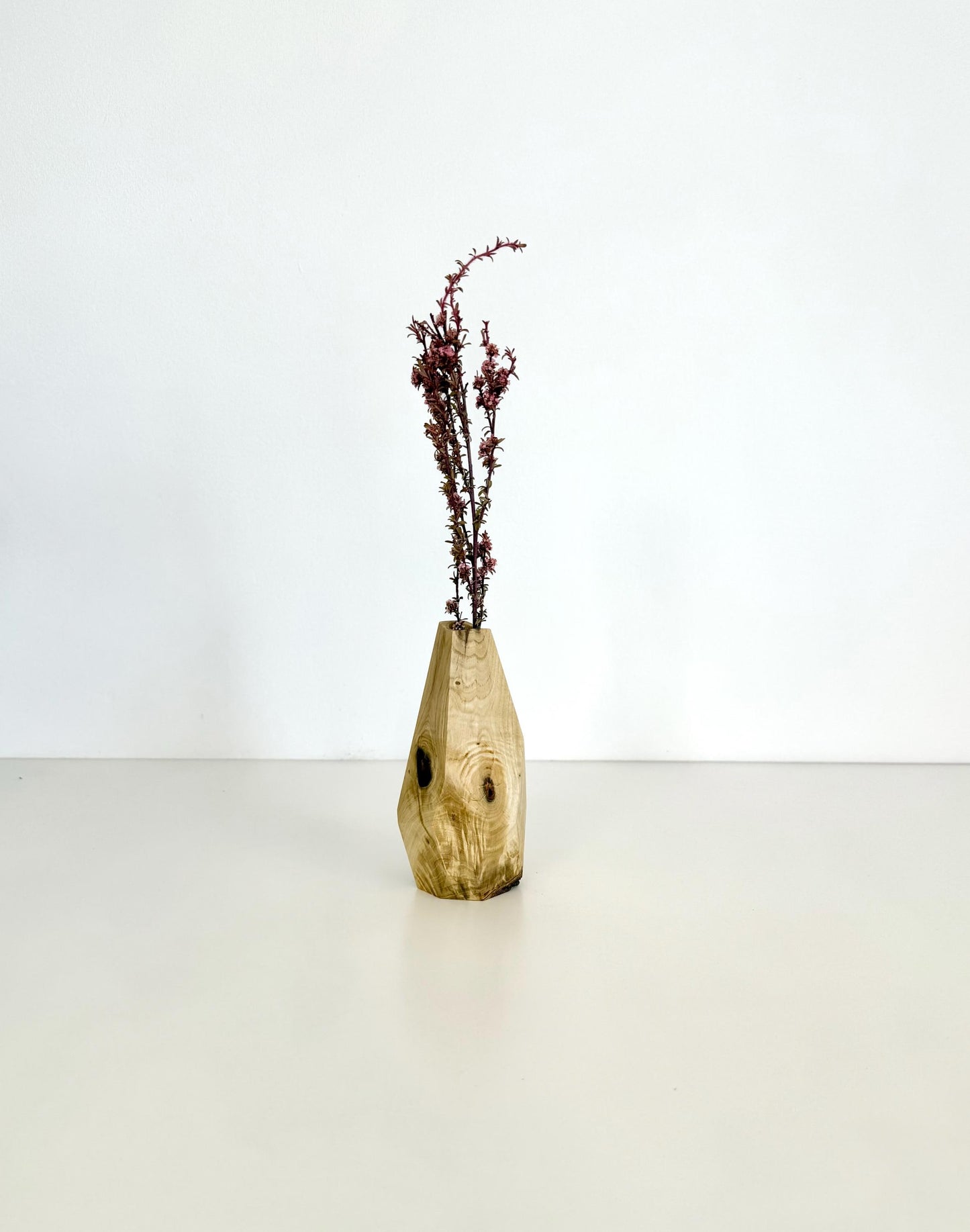 Wooden Vase, Flower bud vase, Housewarming gift, Stick vase, Dried flowers, Gift for her, Table centerpiece, Mother's day gift, Modern vase.