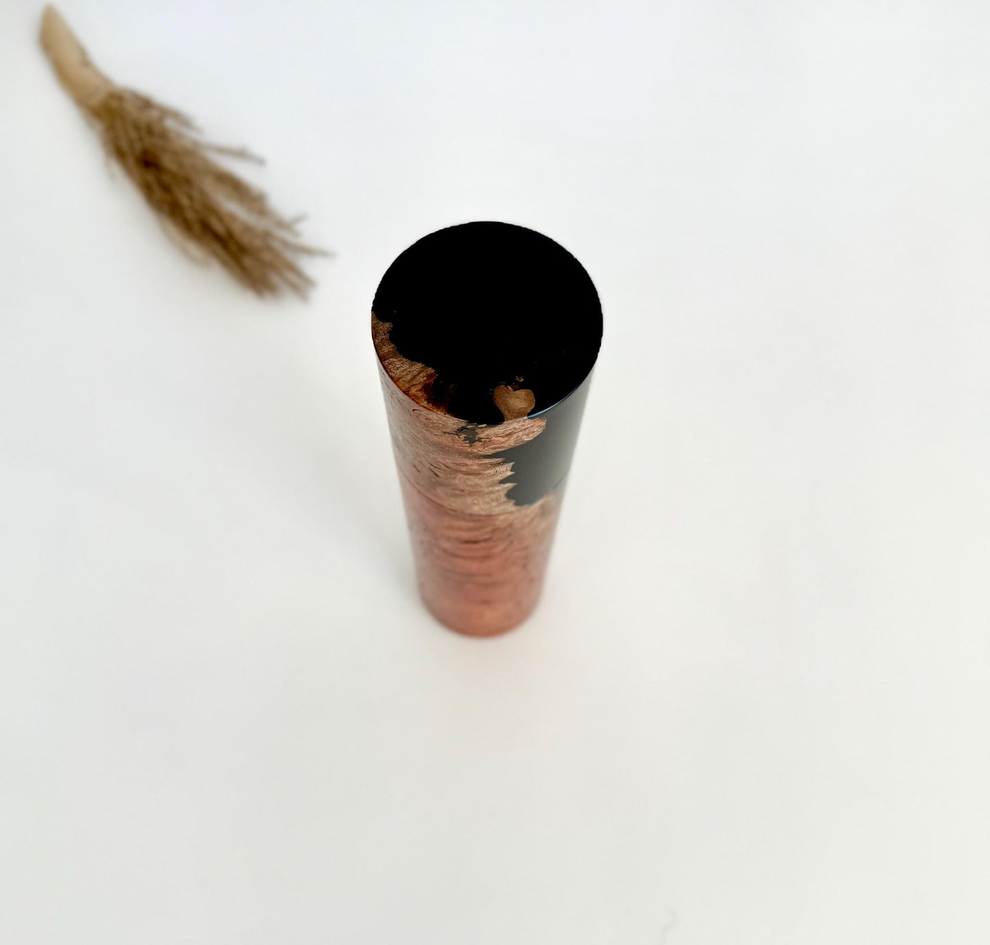 Handcrafted Burl/Resin Pepper Grinder: Modern Wood Salt Mill