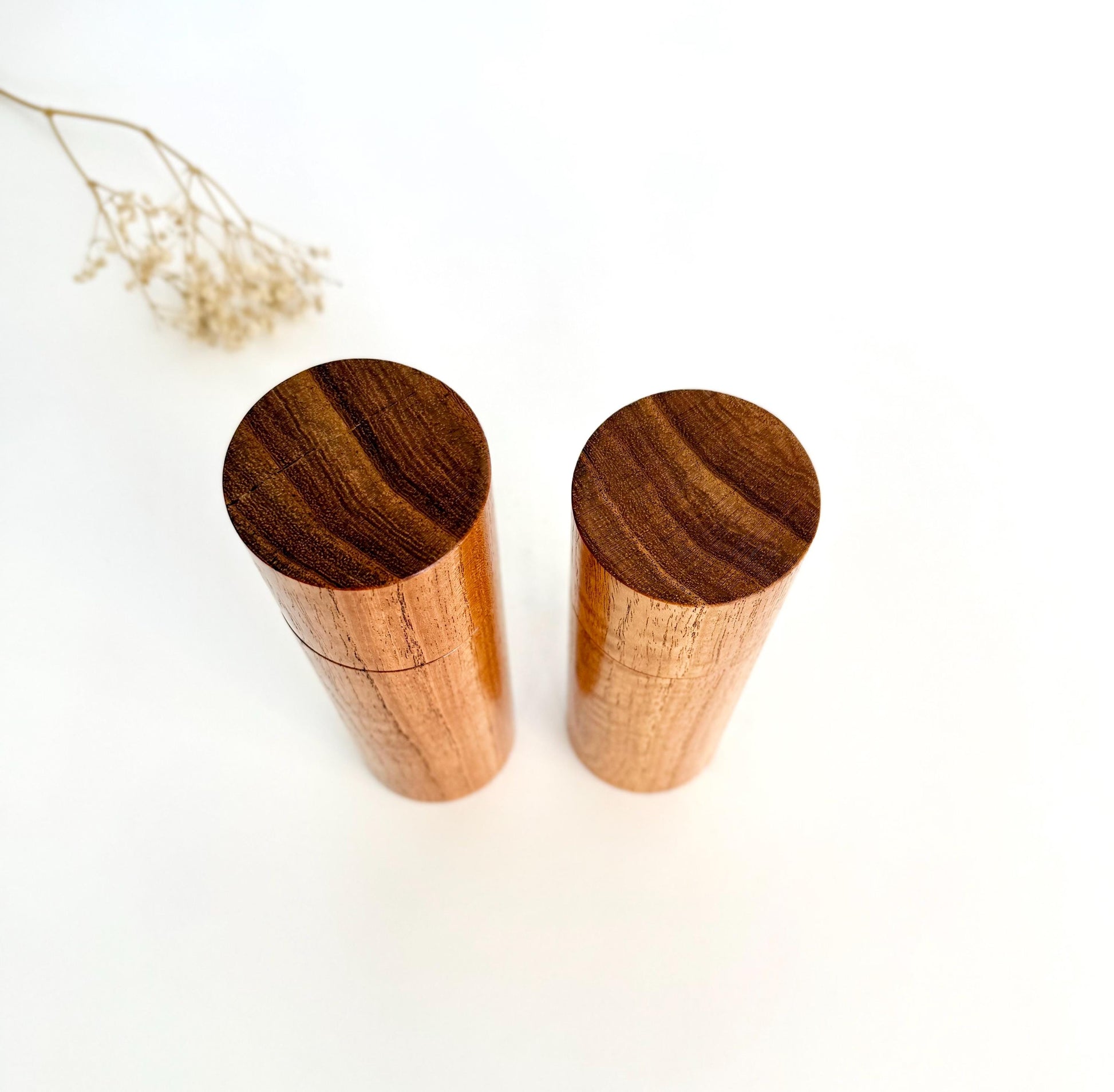 Cape Lilac Pepper Grinder Set, Modern Ceramic Salt Mill